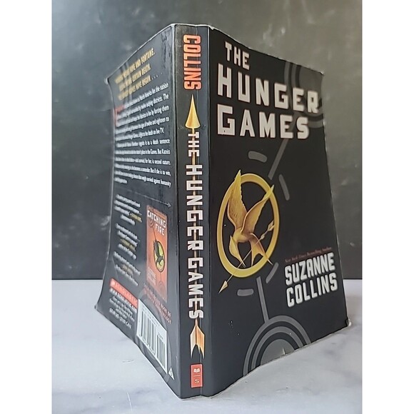 Hunger Games (Hunger Games, Book One) by Suzanne Collins (2010, Trade Paperback) - Picture 10 of 10